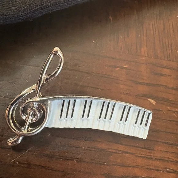 Musical Note and Piano Key Socks Set,tie,bow tie,pin in gift box 5 piece set - Picture 7 of 17